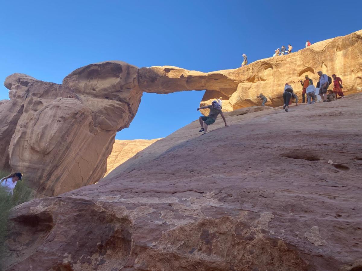 Wadi Rum Hugo Camp Ngoại thất bức ảnh