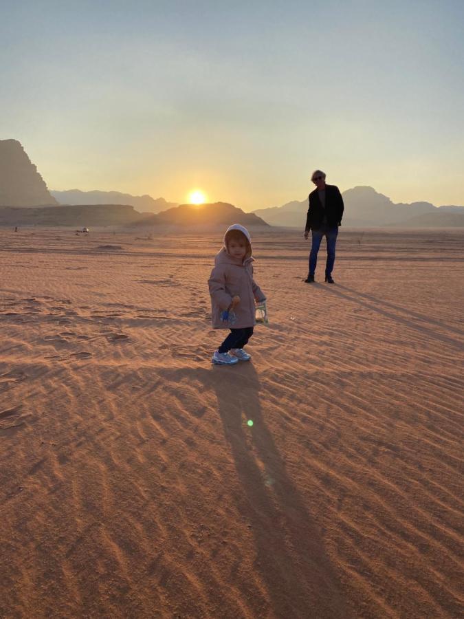 Wadi Rum Hugo Camp Ngoại thất bức ảnh