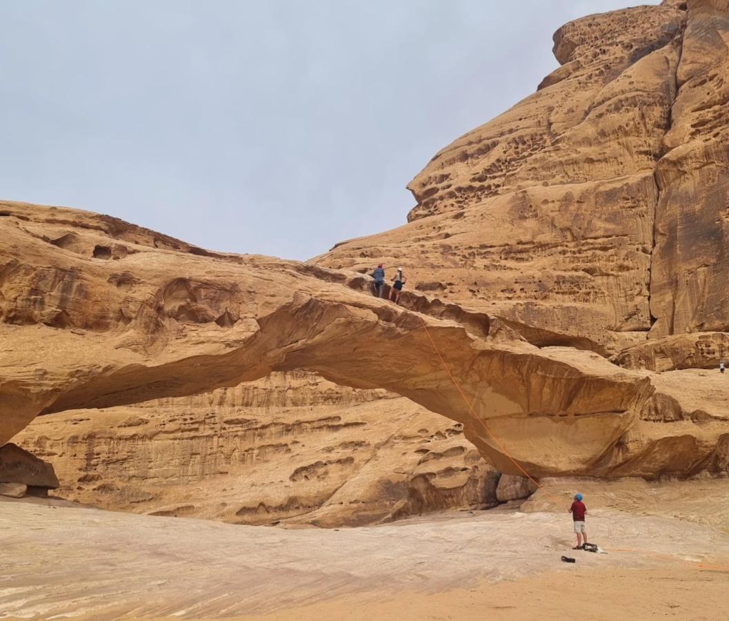 Wadi Rum Hugo Camp Ngoại thất bức ảnh