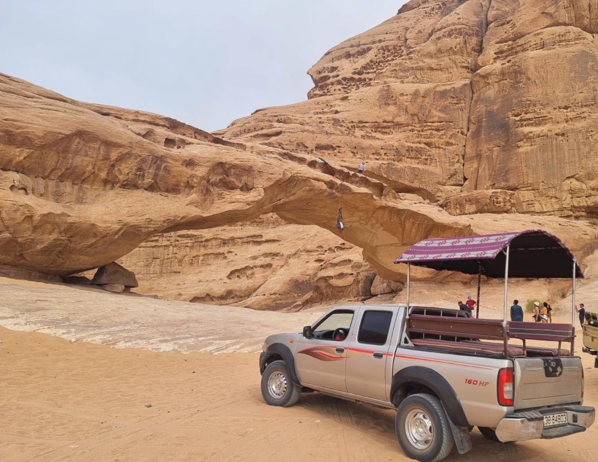 Wadi Rum Hugo Camp Ngoại thất bức ảnh