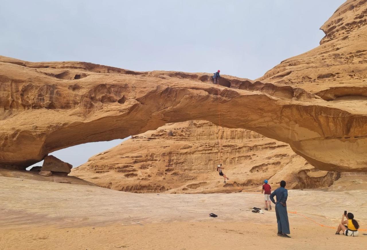 Wadi Rum Hugo Camp Ngoại thất bức ảnh